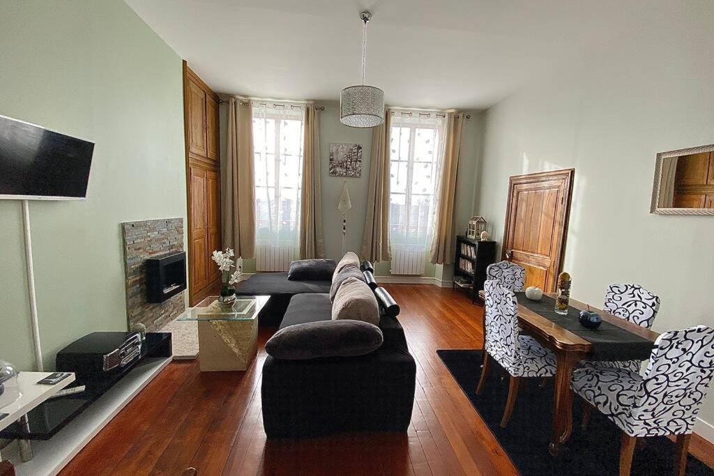 Appartement : Le Petit Paradis De La Loire ラ・シャリテ エクステリア 写真